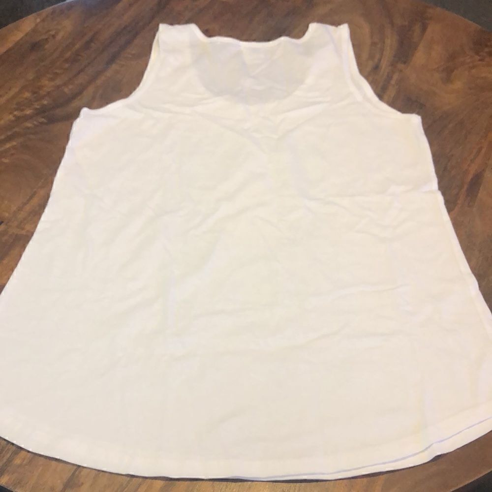 Disney the Snuggly Duckling tank top size M NWOT - Picture 5 of 5